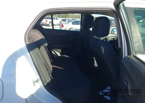 2016 Chevrolet Trax 1Ls z USA, uszkodzony, nr VIN 3GNCJNSB2GL238071